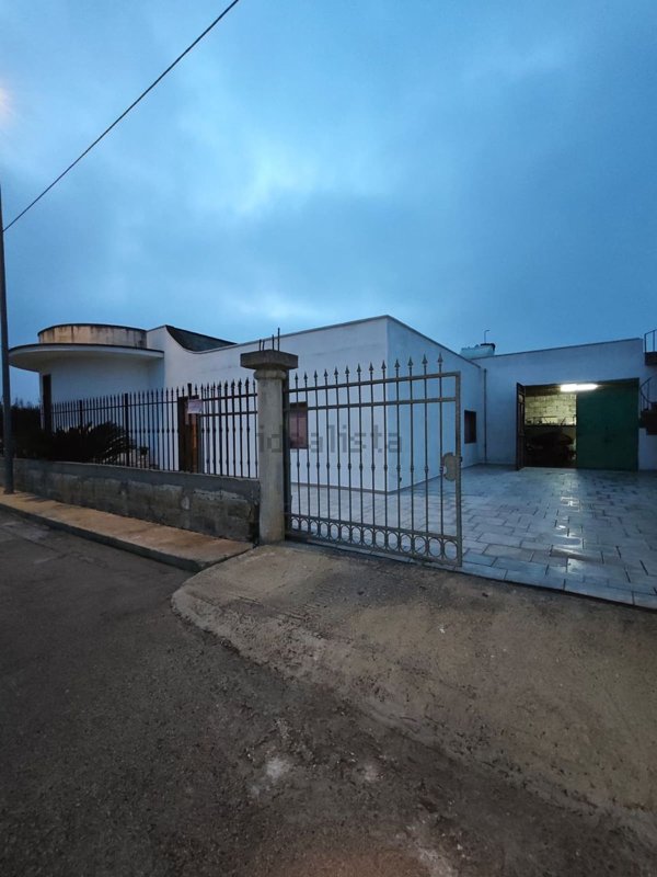 casa indipendente in vendita a Manduria