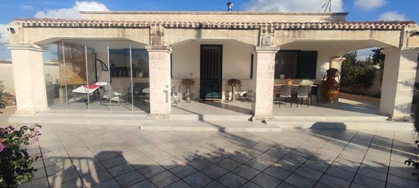 casa indipendente in vendita a Manduria