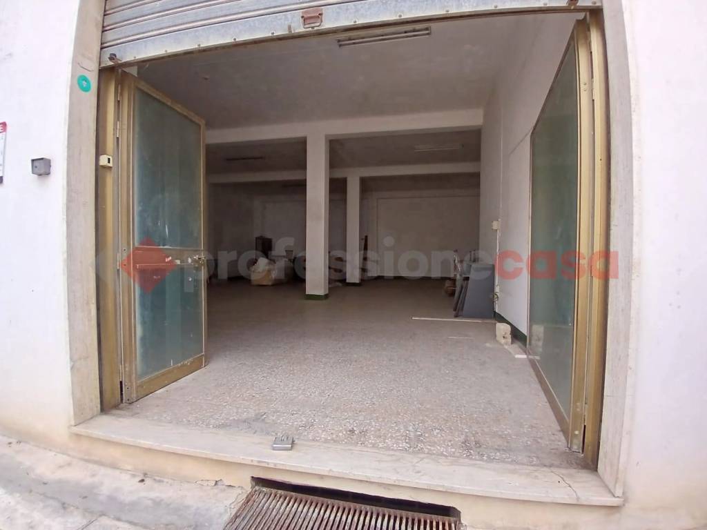 intera palazzina in vendita a Manduria