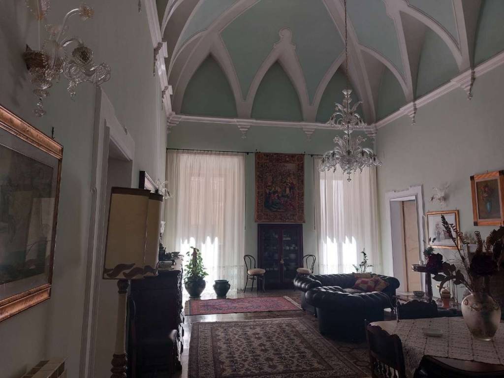 intera palazzina in vendita a Manduria