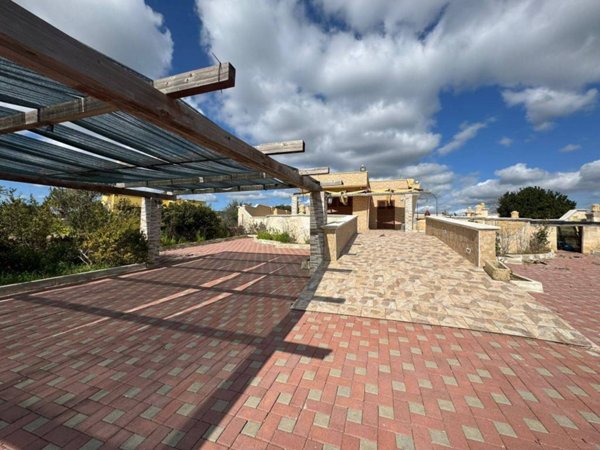 casa indipendente in vendita a Manduria