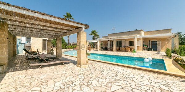 casa indipendente in vendita a Manduria