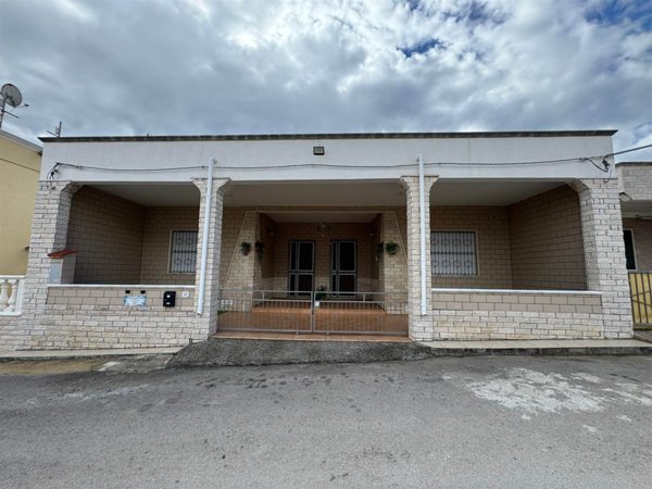 casa indipendente in vendita a Manduria