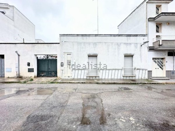 casa indipendente in vendita a Manduria
