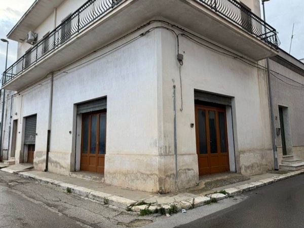 locale commerciale in vendita a Manduria