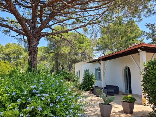 casa indipendente in vendita a Manduria