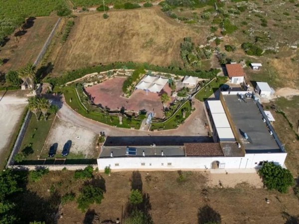 negozio in vendita a Manduria