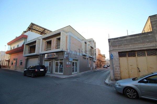 locale commerciale in vendita a Manduria