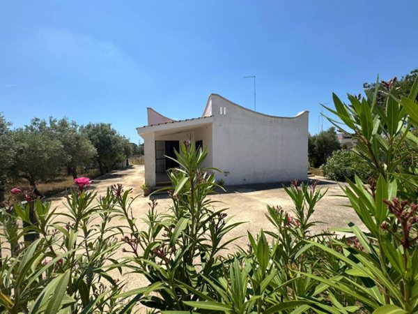 casa indipendente in vendita a Manduria in zona San Pietro in Bevagna