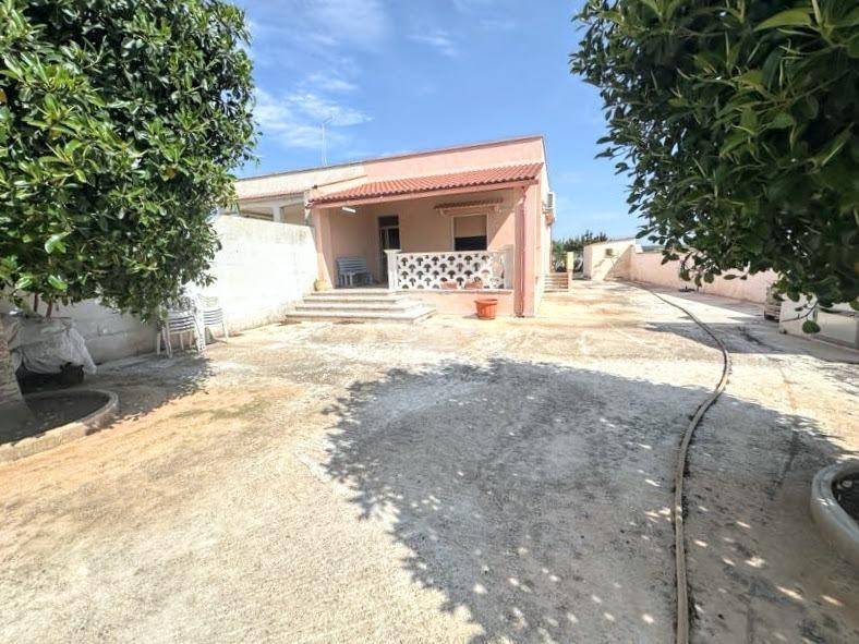 casa indipendente in vendita a Manduria