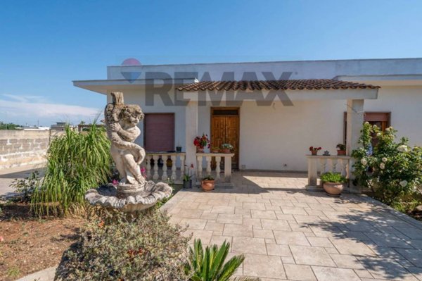 casa indipendente in vendita a Manduria