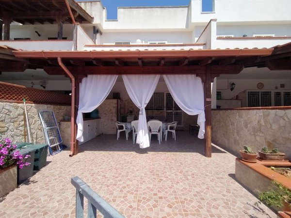 casa indipendente in vendita a Manduria