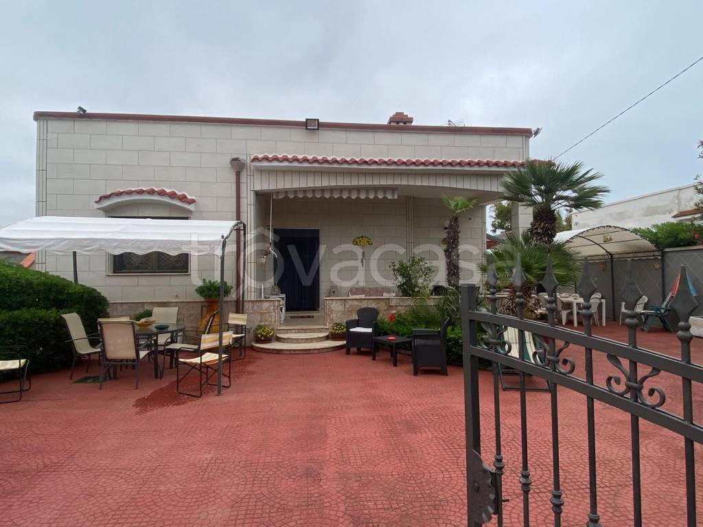 casa indipendente in vendita a Manduria