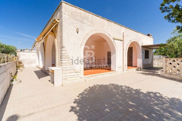casa indipendente in vendita a Manduria in zona Torre Colimena