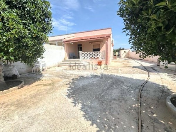 casa indipendente in vendita a Manduria