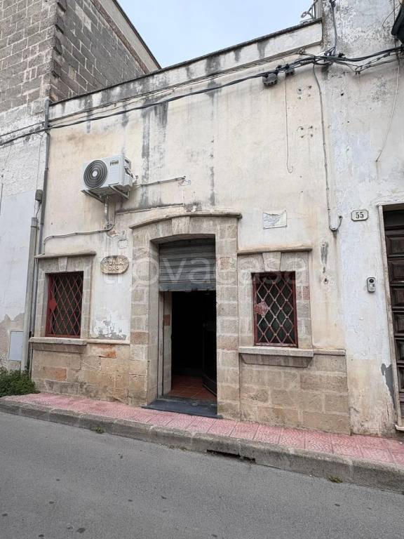 negozio in vendita a Manduria