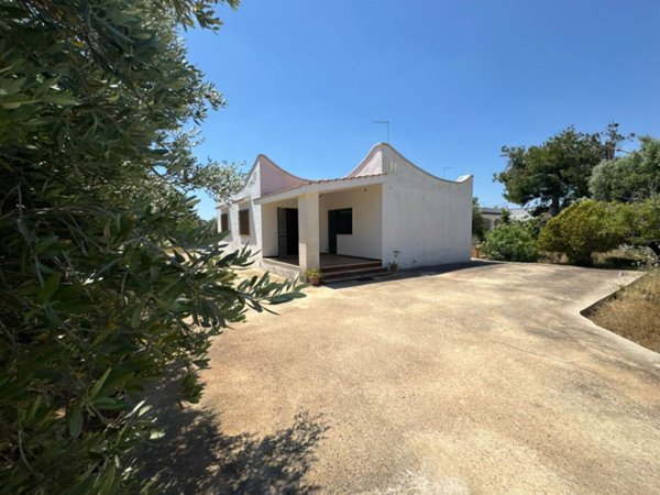 casa indipendente in vendita a Manduria