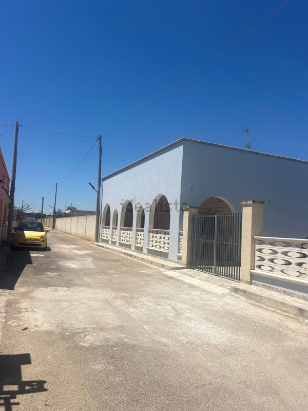 pentavano in vendita a Manduria in zona San Pietro in Bevagna