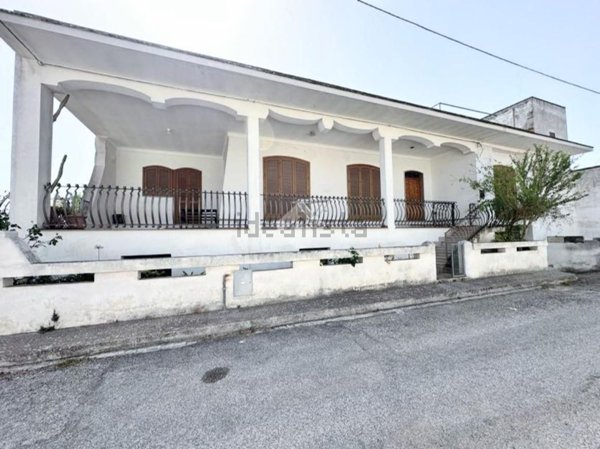 casa indipendente in vendita a Manduria