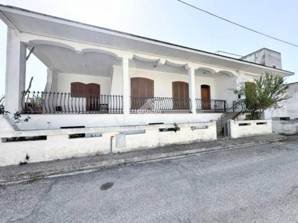 casa indipendente in vendita a Manduria