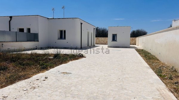 casa indipendente in vendita a Manduria in zona Torre Colimena