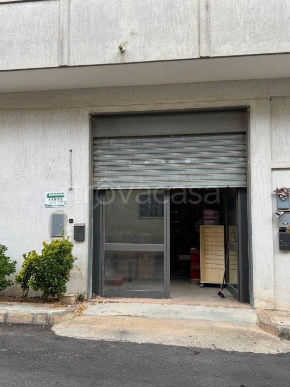box auto in vendita a Manduria