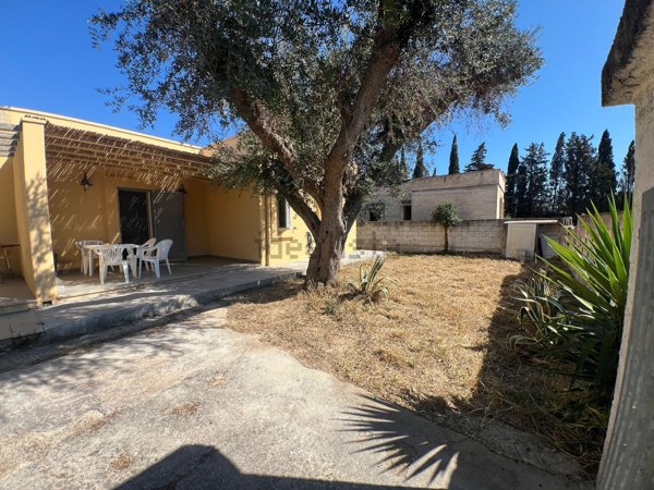 casa indipendente in vendita a Manduria in zona Torre Colimena