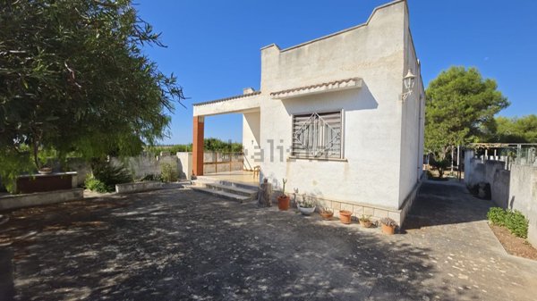 casa indipendente in vendita a Manduria in zona San Pietro in Bevagna