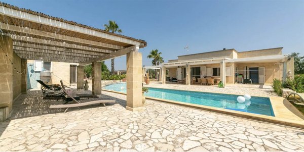 casa indipendente in vendita a Manduria