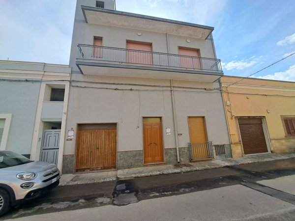 casa indipendente in vendita a Manduria