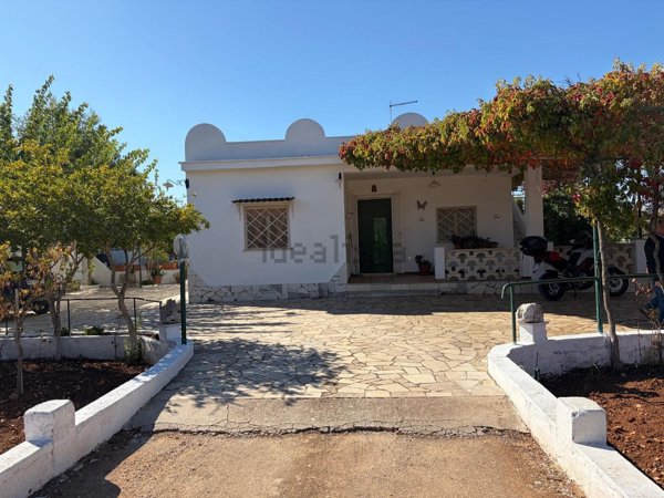 casa indipendente in vendita a Manduria