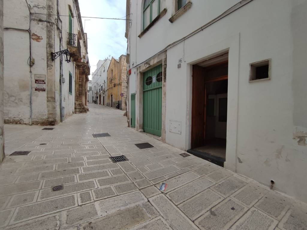 locale commerciale in vendita a Martina Franca in zona Centro Storico