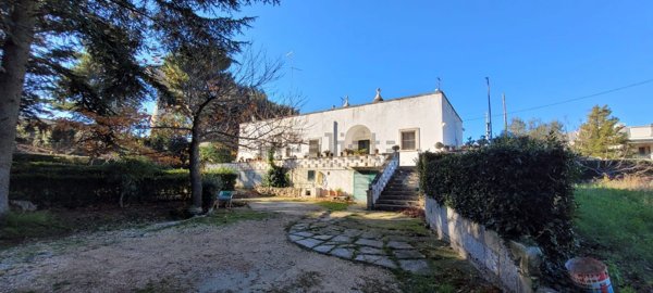 esavano in vendita a Martina Franca