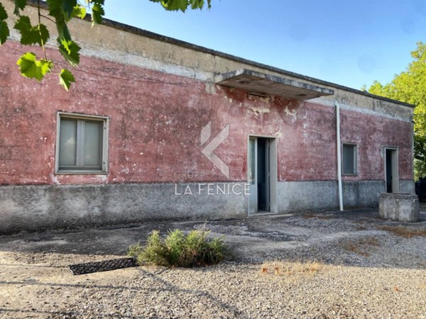 casa indipendente in vendita a Martina Franca in zona Carpari