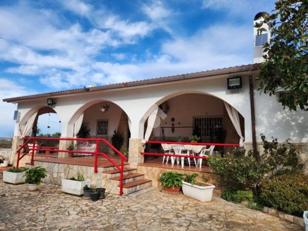 casa indipendente in vendita a Martina Franca in zona Chiancaro