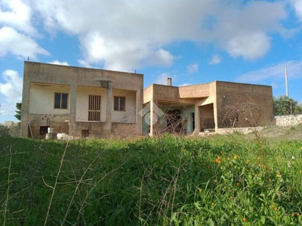 casa indipendente in vendita a Martina Franca in zona Carpari