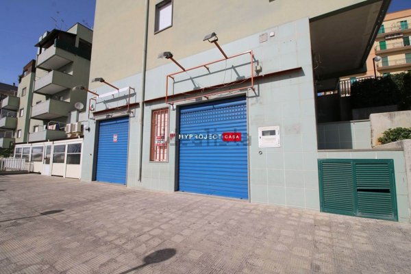 locale commerciale in vendita a Martina Franca