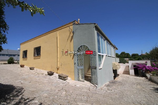 casa indipendente in vendita a Martina Franca in zona Chiancaro
