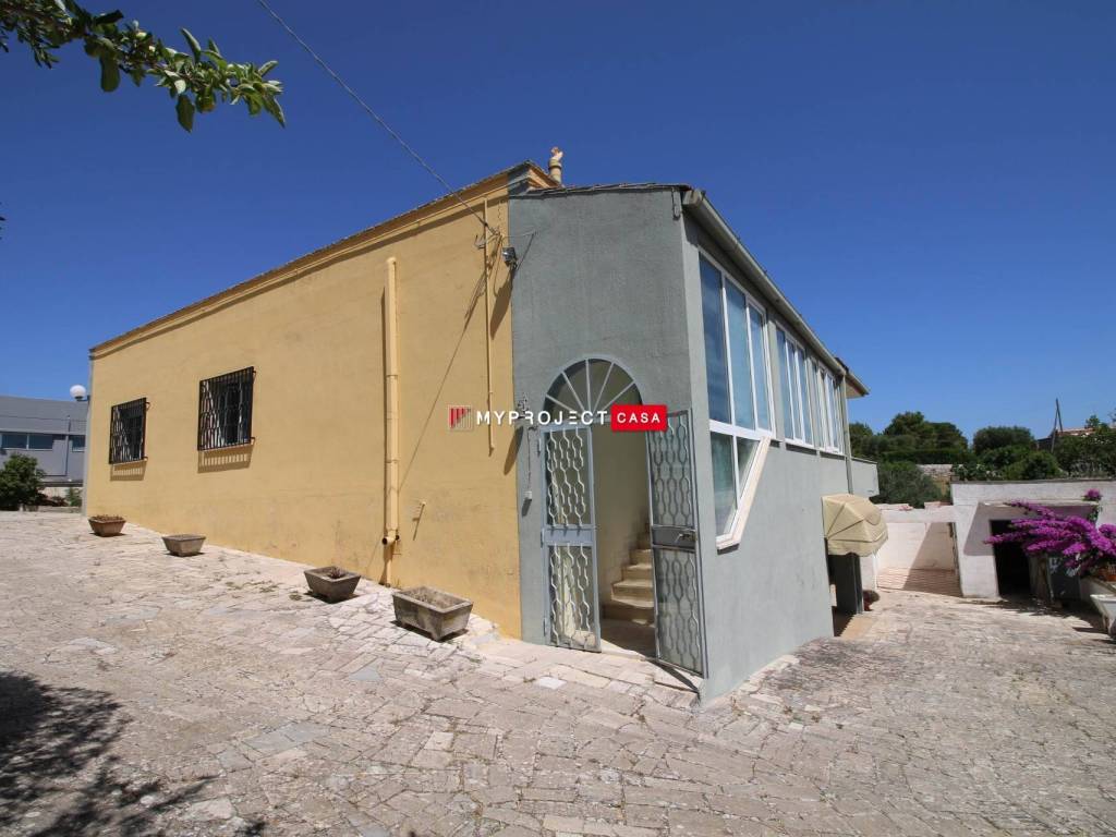 casa indipendente in vendita a Martina Franca in zona Cicerone