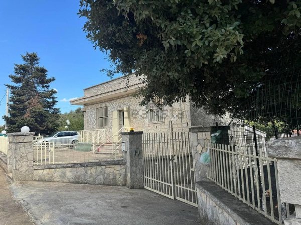 casa indipendente in vendita a Martina Franca