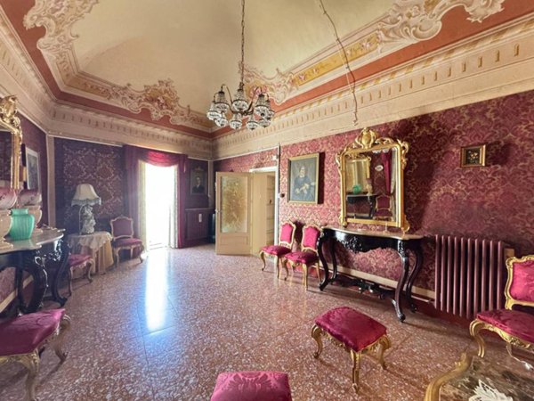 casa indipendente in vendita a Martina Franca in zona Centro Storico