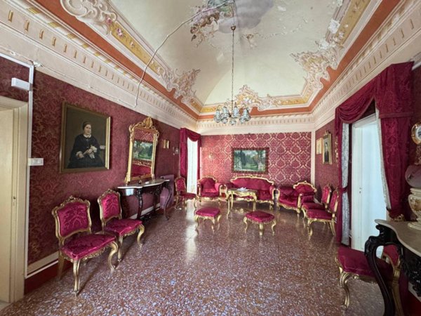 casa indipendente in vendita a Martina Franca in zona Centro Storico