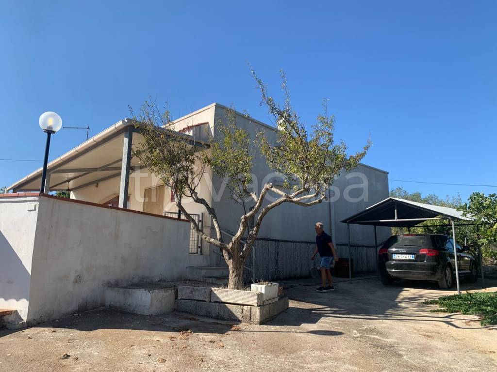 casa indipendente in vendita a Martina Franca in zona Lamia Vecchia