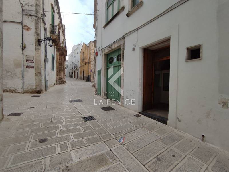 locale di sgombero in vendita a Martina Franca in zona Centro Storico