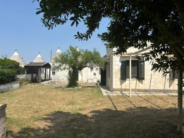 casa indipendente in vendita a Martina Franca in zona Carpari