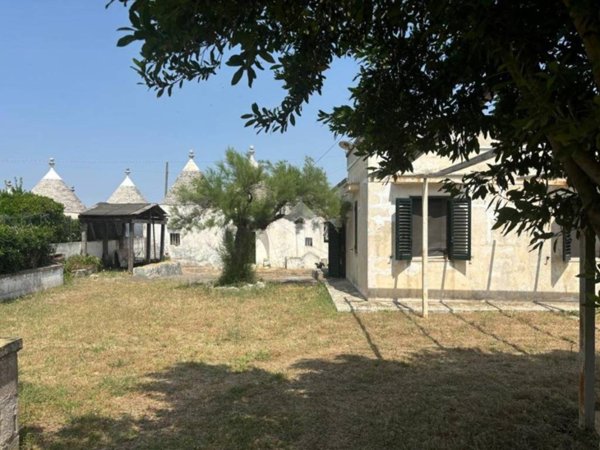 casa indipendente in vendita a Martina Franca in zona Carpari