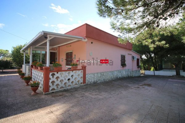 casa indipendente in vendita a Martina Franca in zona San Paolo