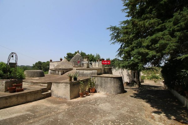 esavano in vendita a Martina Franca