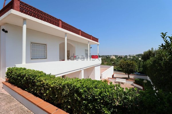 casa indipendente in vendita a Martina Franca in zona Pergolo