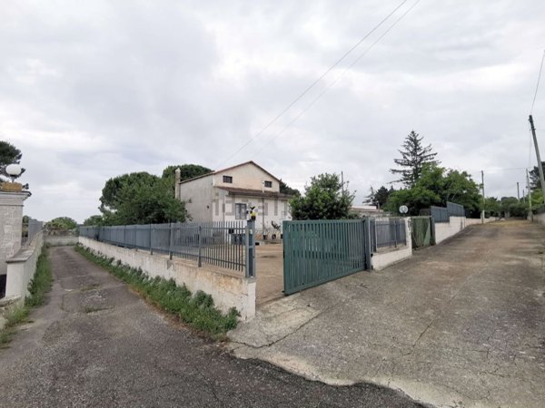 casa indipendente in vendita a Martina Franca in zona Lamia Vecchia